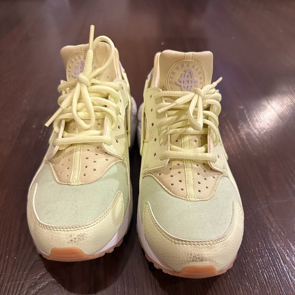 Nike Air Huarache - Picture 2 of 8